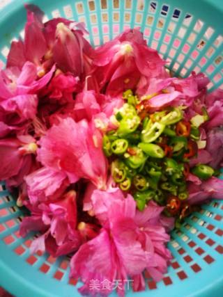 清炒木槿花的做法步骤：3