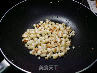 牛肉炒白菜花的做法步骤：2