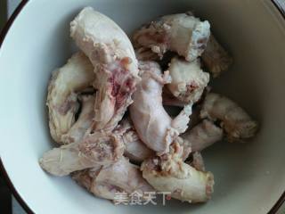 红烧土豆鸡脖的做法步骤：1