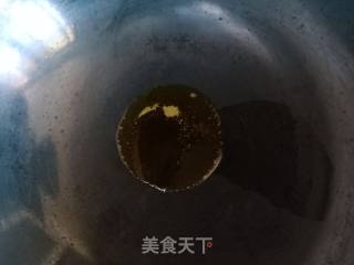 红烧鸡翅根的做法步骤：2