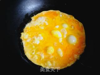 芦笋炒鸡蛋的做法步骤：5