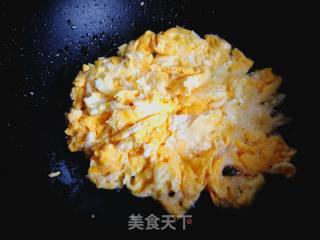 芦笋炒鸡蛋的做法步骤：6