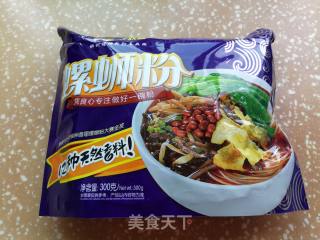 螺蛳粉的做法步骤：1