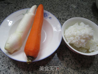 胡萝卜茭白泡饭的做法步骤：1