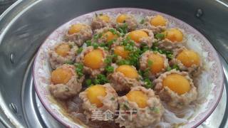 银丝抱金球的做法步骤：10