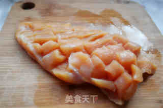 沙茶酱煎鸭脯的做法步骤：1
