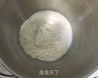 全麦餐包的做法步骤：1