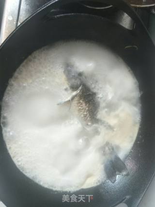 双丝鲫鱼汤的做法步骤：4
