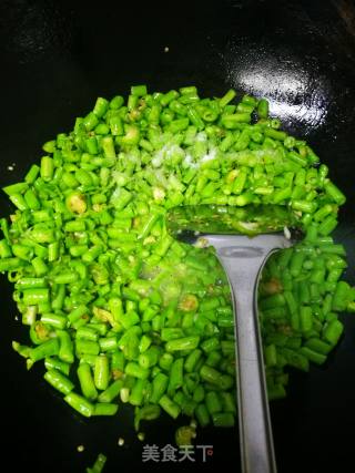清炒豆角的做法步骤：4