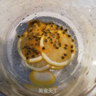 百香果柠檬茶——夏日清爽饮品的做法步骤：3