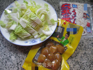 鹌鹑蛋娃娃菜乌冬面的做法步骤：1