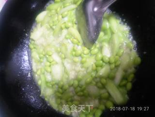 烧丝瓜青豆的做法步骤：4