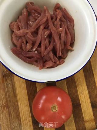番茄溜里脊肉的做法步骤：1
