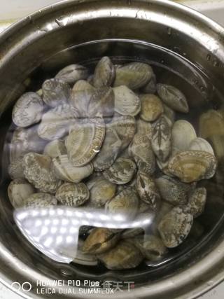 蛤蜊炒蛋的做法步骤：1