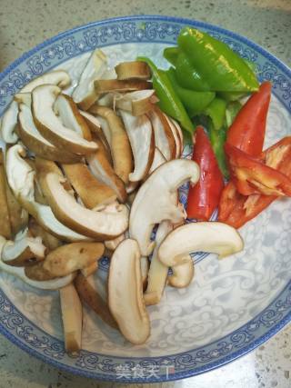 香菇小炒肉的做法步骤：2