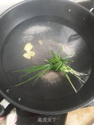 冰糖酱鸭的做法步骤：1