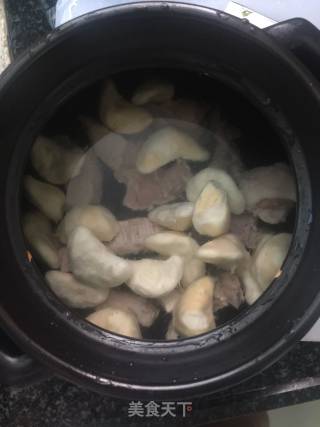 菱角山药排骨汤的做法步骤：4
