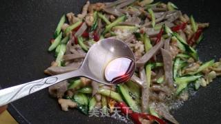 肉丝炒灌肠的做法步骤：11