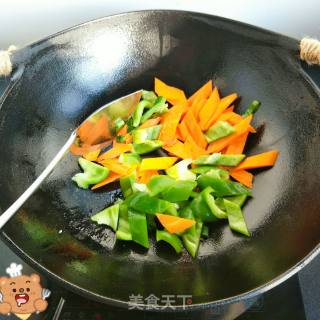 青椒胡萝卜炒鸡蛋的做法步骤：4