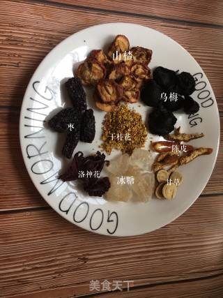 酸梅汤的做法步骤：1