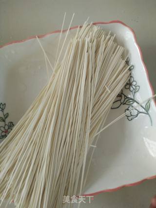 早餐面条的做法步骤：2
