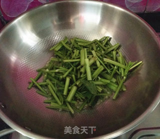 蒜香野水芹的做法步骤：6
