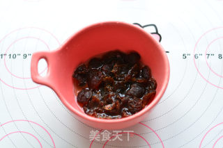 红糖桂圆戚风的做法步骤：2