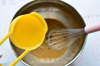 红糖桂圆戚风的做法步骤：5