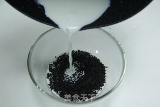 【网红食谱】黑糖珍珠酱爆蛋糕的做法步骤：2