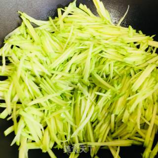 南瓜条抱鸡蛋的做法步骤：3