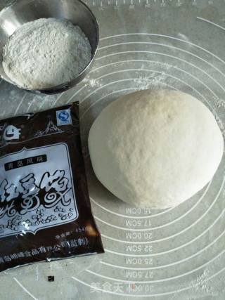豆沙卷的做法步骤：5