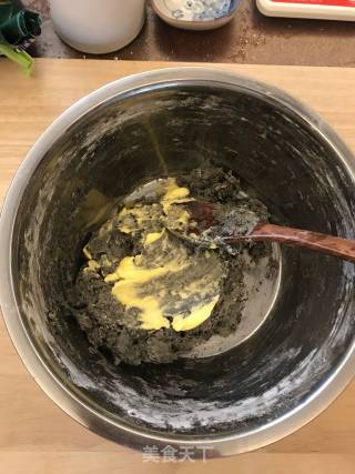 竹炭巧克力夹心餐包的做法步骤：4