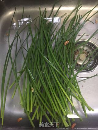 韭菜苔炒培根的做法步骤：1