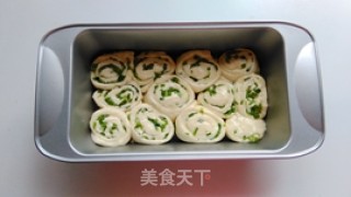 葱香面包卷的做法步骤：10