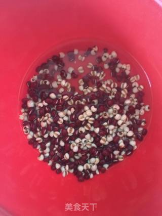 红豆薏米粥的做法步骤：1