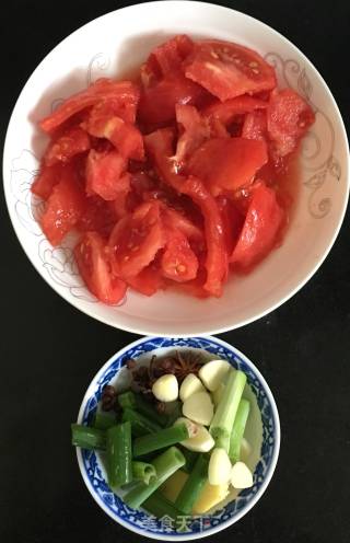 番茄烧鲤鱼的做法步骤：2