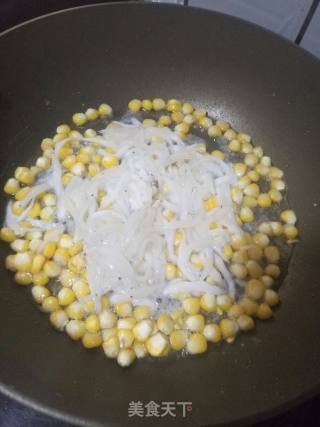 银鱼玉米煎蛋的做法步骤：1