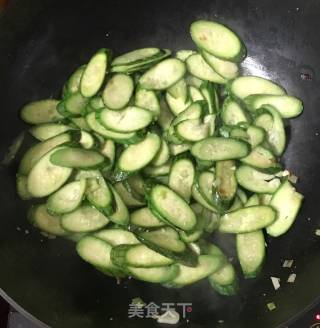 丝瓜炒鸡蛋的做法步骤：6