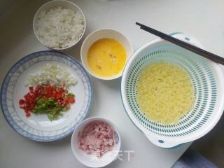 蛋炒饭的做法步骤：1