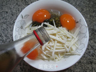 雪菜茭白炒鸭蛋的做法步骤：4