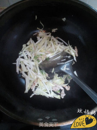 白菜炝锅面片的做法步骤：4