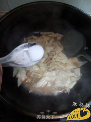 白菜炝锅面片的做法步骤：8