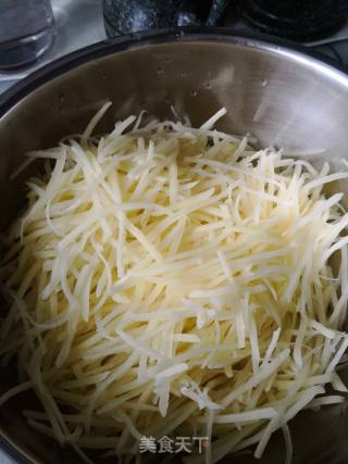 凉拌豆腐皮（干豆腐）土豆丝的做法步骤：5