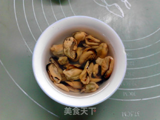 淡菜青瓜鸡蛋汤的做法步骤：2