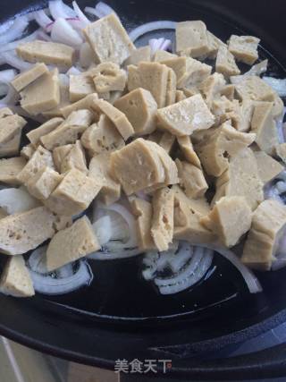 孜然煎面筋的做法步骤：5