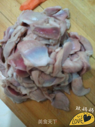 辣炒鸡胗的做法步骤：1