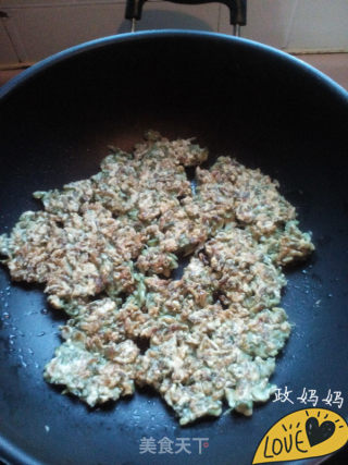 槐花饼的做法步骤：8
