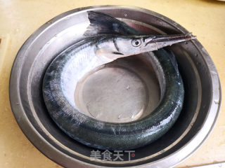 针梁鱼炖水萝卜的做法步骤：1