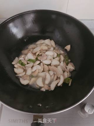 清炒菱角米的做法步骤：5