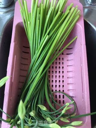 韭菜苔炒肉丝的做法步骤：1